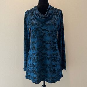 NWT Size Small Rttitudes by Renee Petite
Jacuard Cowl Neck Tunic